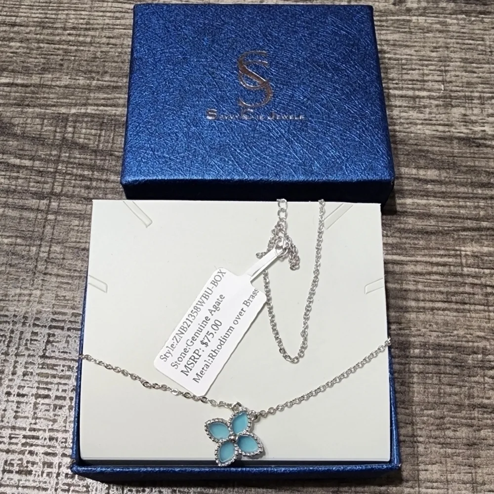 SAVVY CIE JEWELS Blue Agate Flower Pendant Necklace